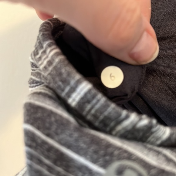 Lululemon No Limits Tank size 6 - Picture 4 of 11